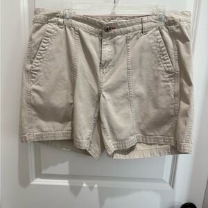 Tommy Hilfiger Women's Beige Casual Shorts